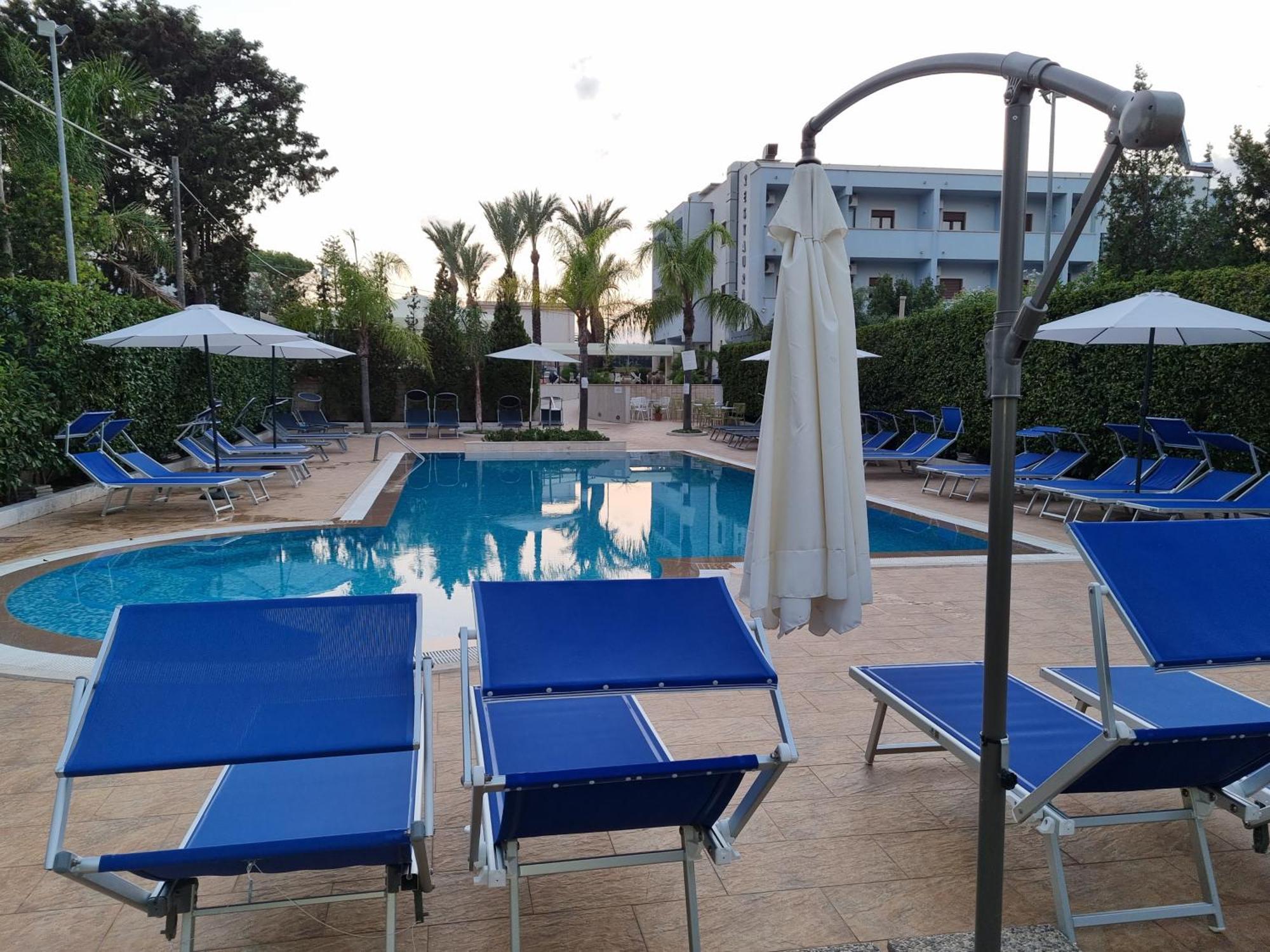 Hotel Costa Azul Balestrate Extérieur photo